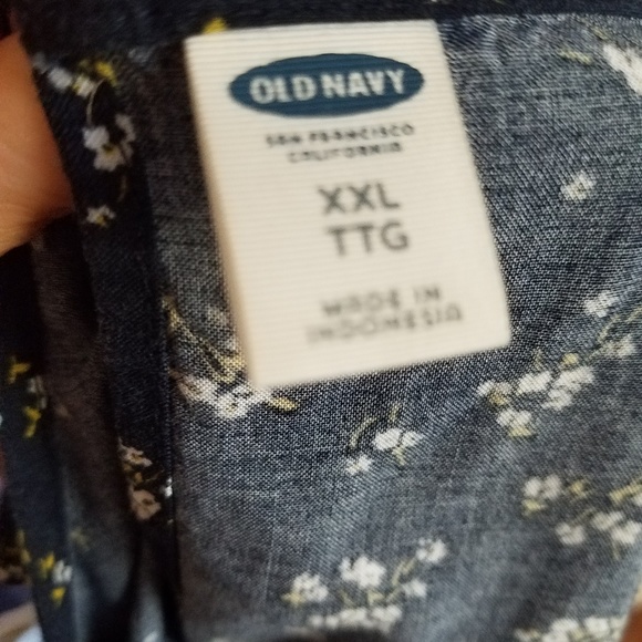 Plus size tank top. - Picture 2 of 3